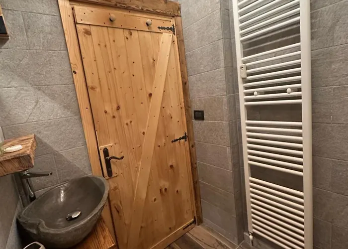 Loft In Piazza Dodero A Due Passi Dalle Piste 아파트 *